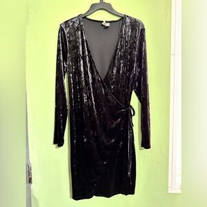 Black Long Sleeve Velvet Mini Dress